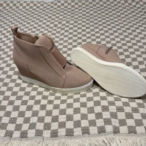 New Mauve Booties / Sneaker Booties Size 9